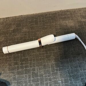 T3 Single Pass Curling Iron 1.25”